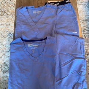 Scrubs set